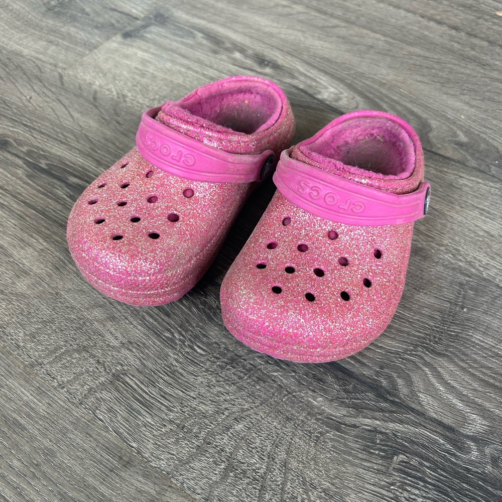 Toddler sparkle lined crocs